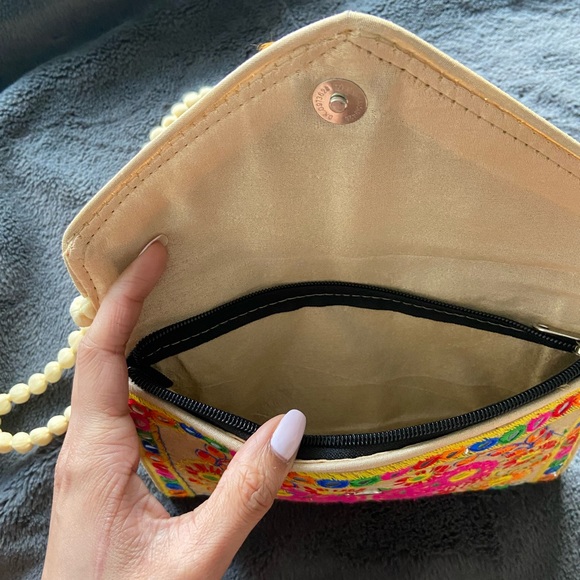Hand embroidered boho colourful clutch bag - Picture 4 of 4